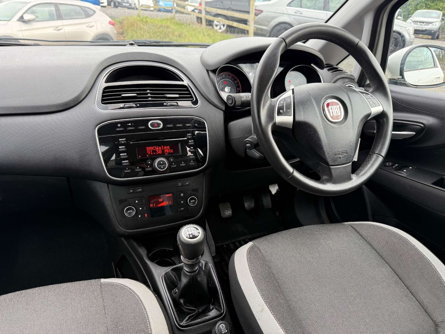 Used Fiat Punto 2012 for sale - 77792540: Photo 32