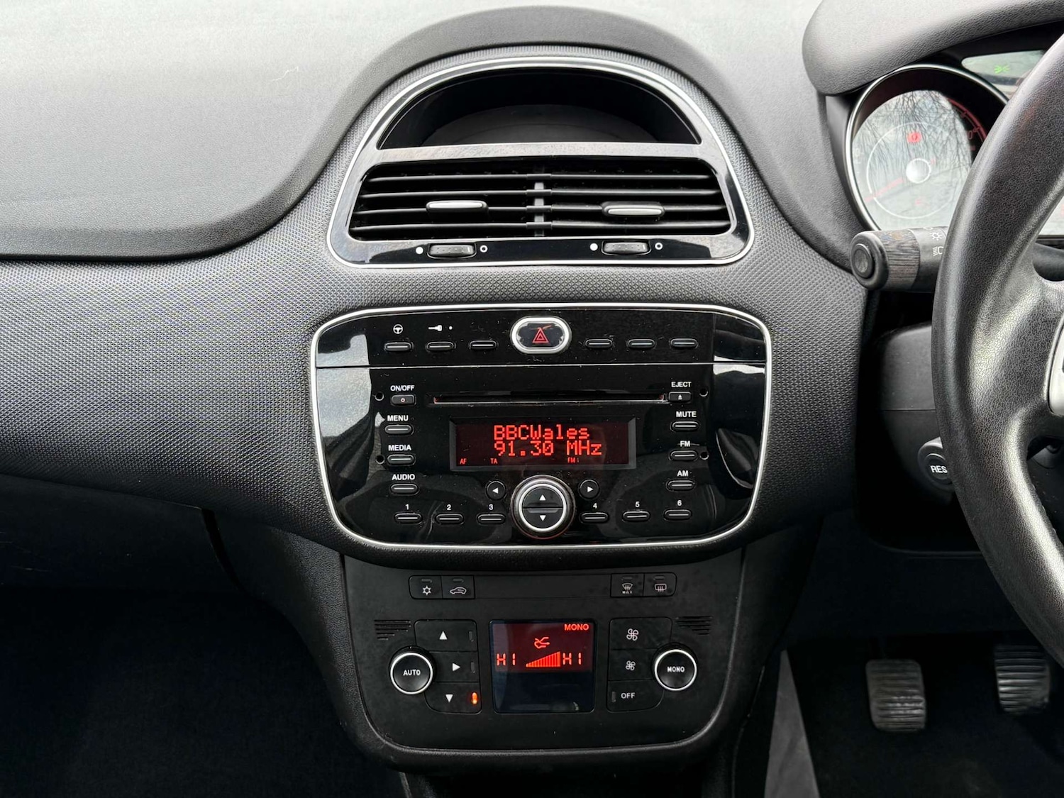 Used Fiat Punto 2012 for sale - 77792540: Photo 40