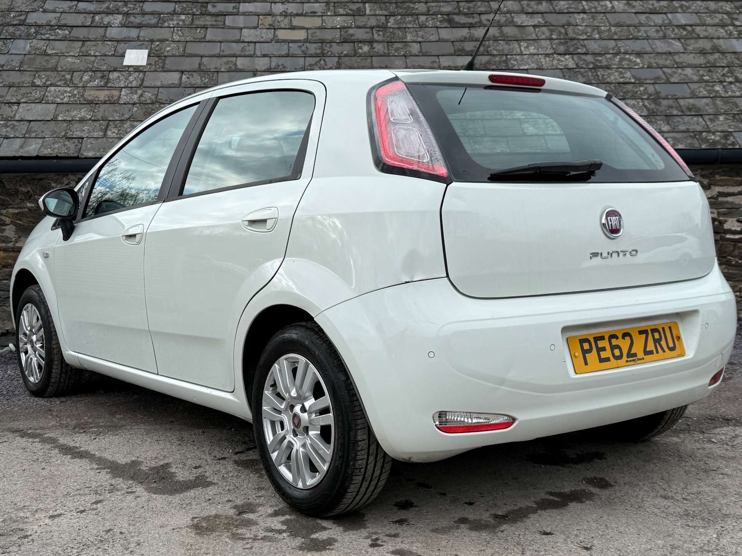 Used Fiat Punto 2012 for sale - 77792540: Photo 9