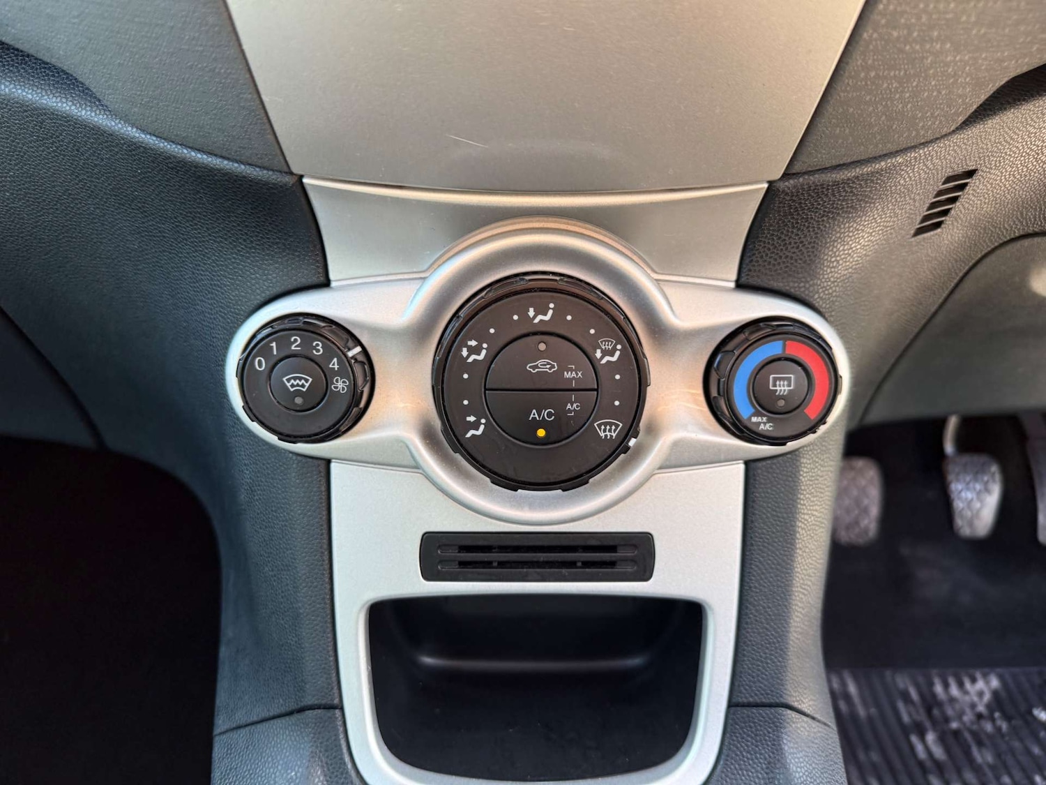 Used Ford Fiesta 2011 for sale - 78066705: Photo 36