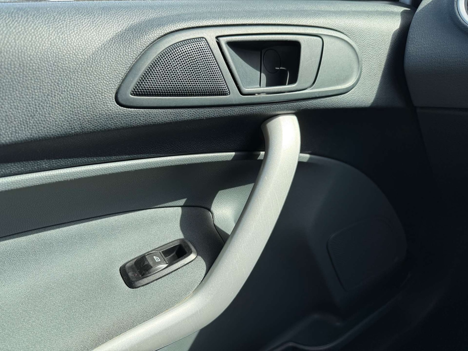 Used Ford Fiesta 2011 for sale - 78066705: Photo 41