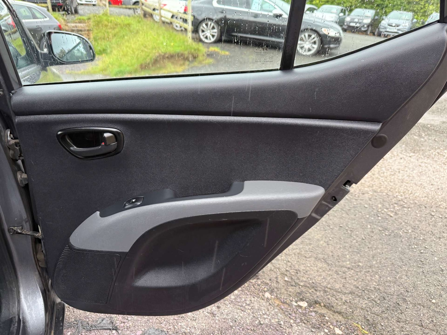 Used Hyundai i10 2011 for sale - 76478917: Photo 13