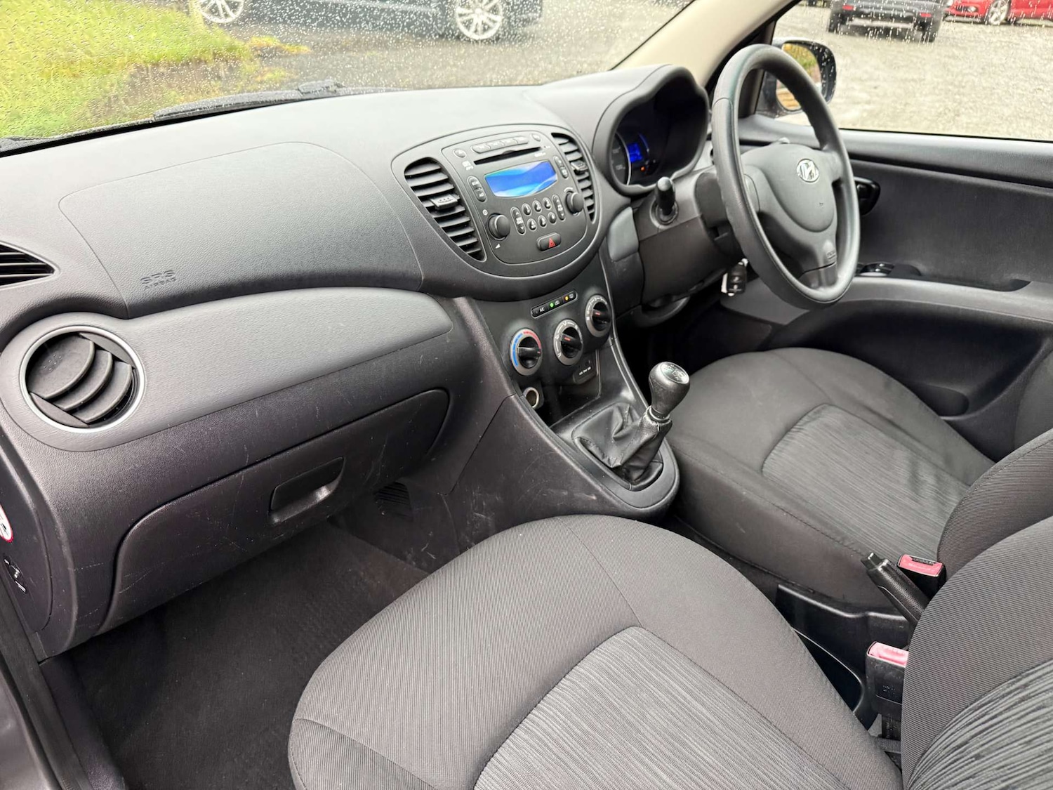 Used Hyundai i10 2011 for sale - 76478917: Photo 14