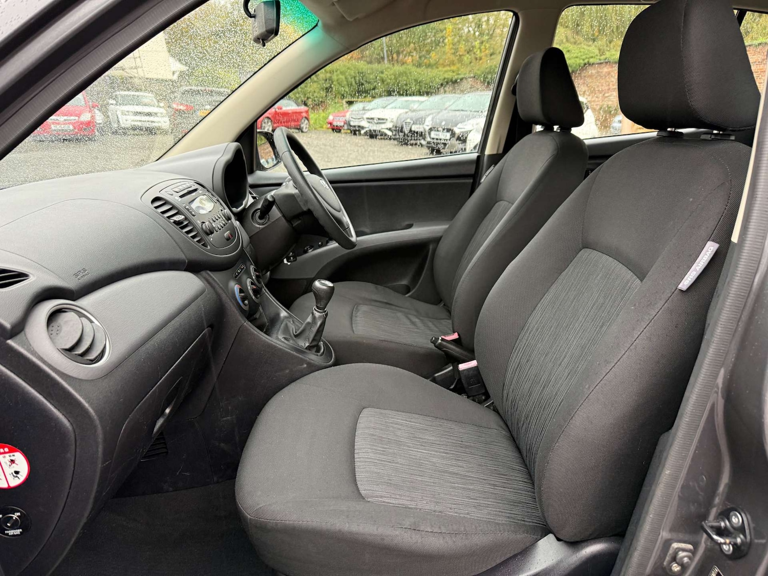 Used Hyundai i10 2011 for sale - 76478917: Photo 16