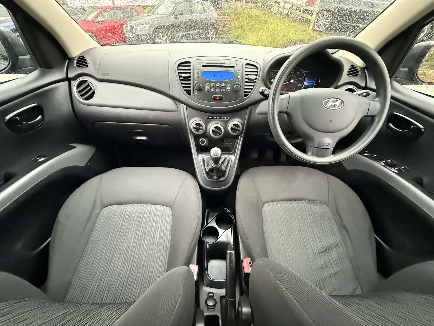 Used Hyundai i10 2011 for sale - 76478917: Photo 24