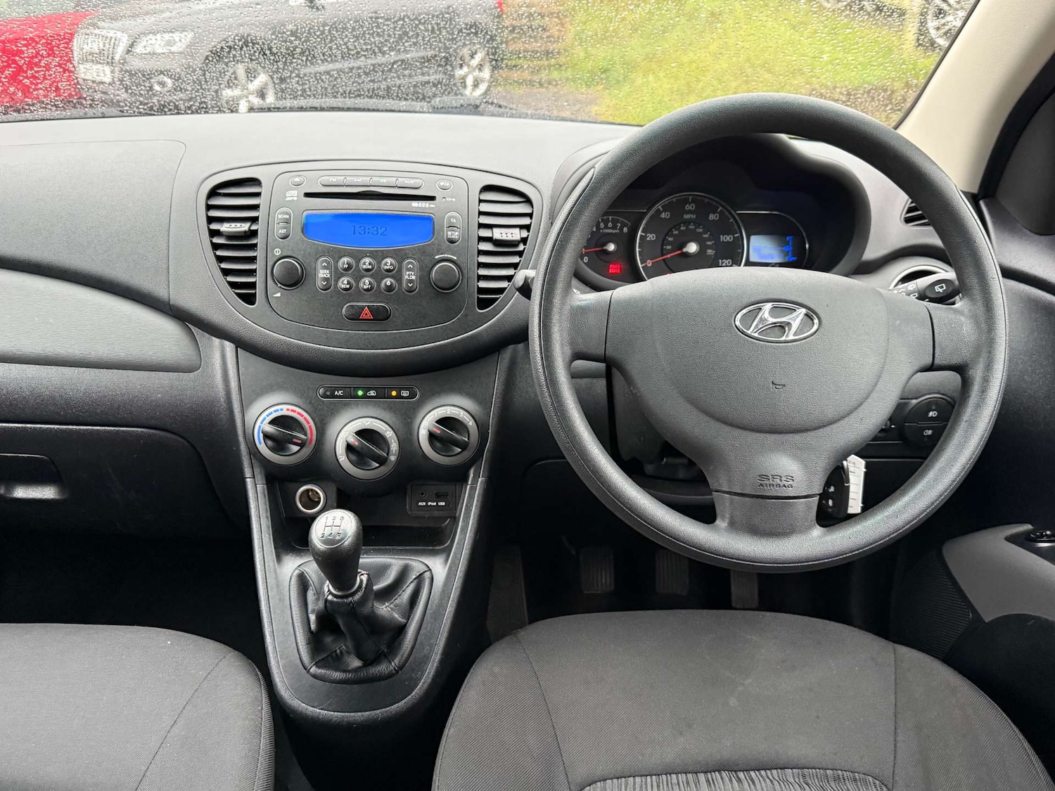 Used Hyundai i10 2011 for sale - 76478917: Photo 26