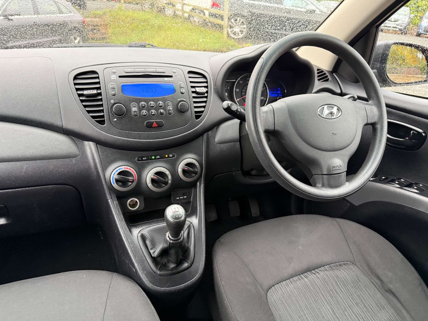 Used Hyundai i10 2011 for sale - 76478917: Photo 27