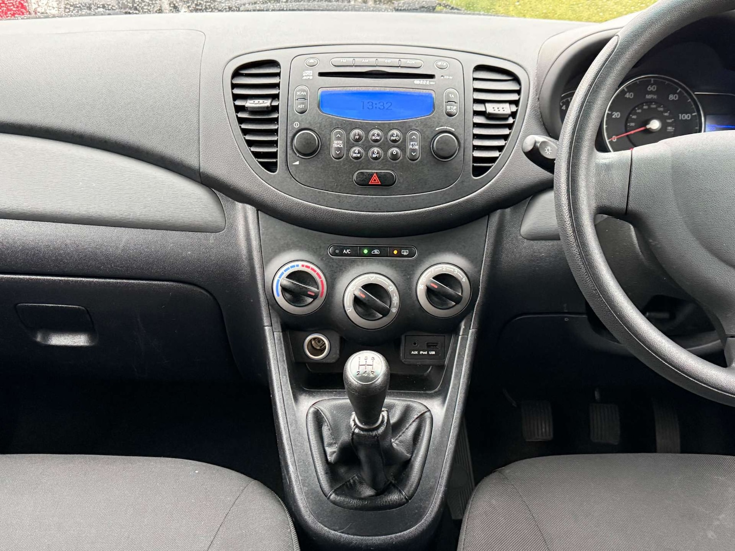 Used Hyundai i10 2011 for sale - 76478917: Photo 33
