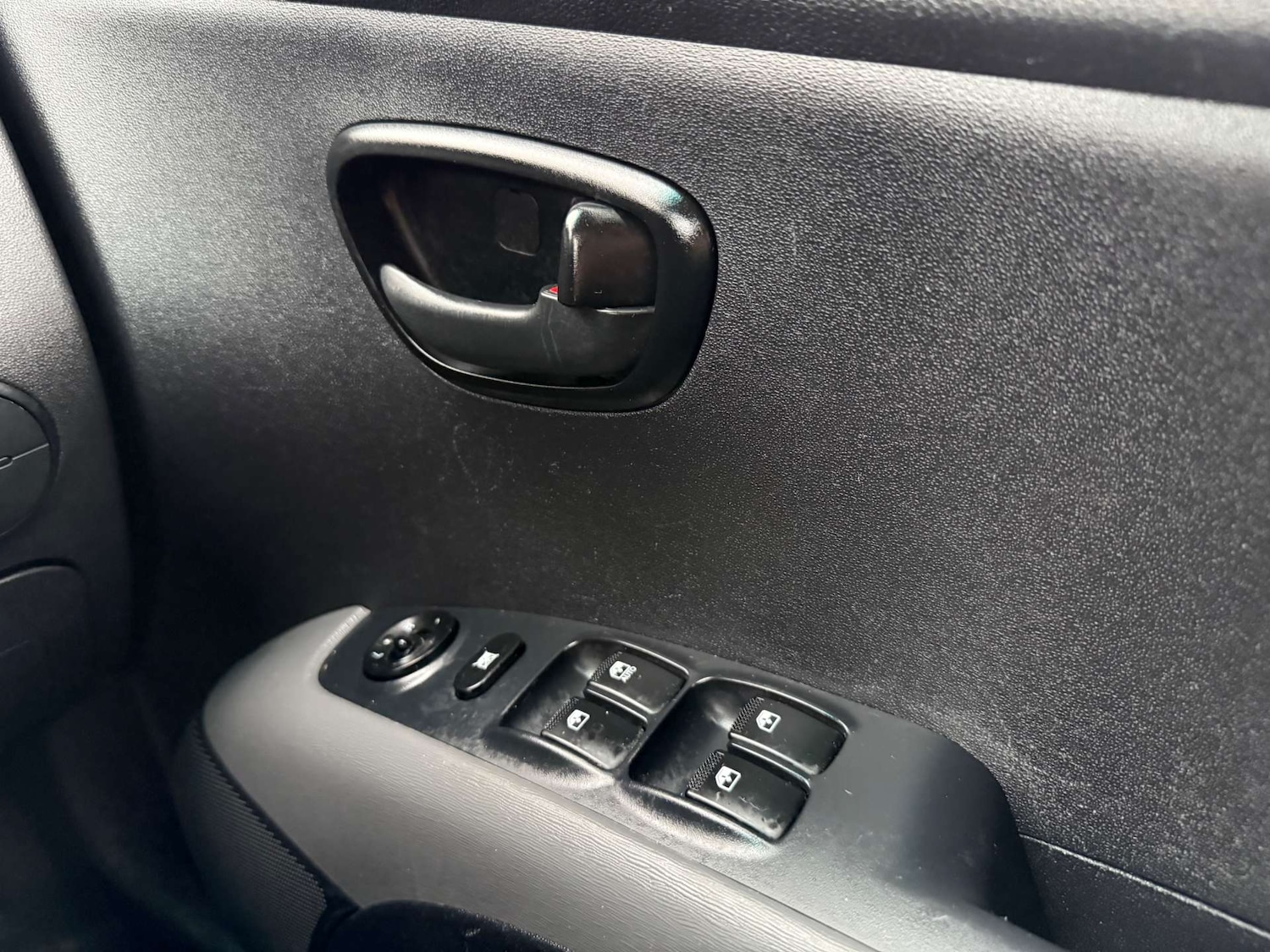 Used Hyundai i10 2011 for sale - 76478917: Photo 40