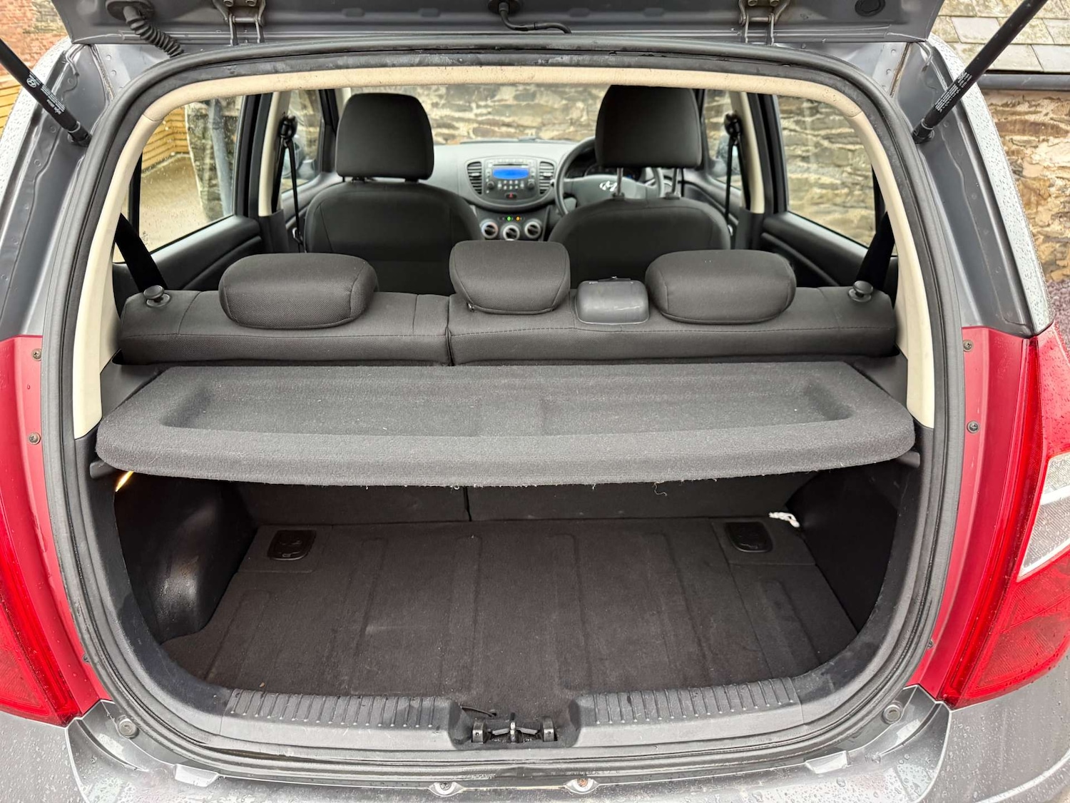 Used Hyundai i10 2011 for sale - 76478917: Photo 45