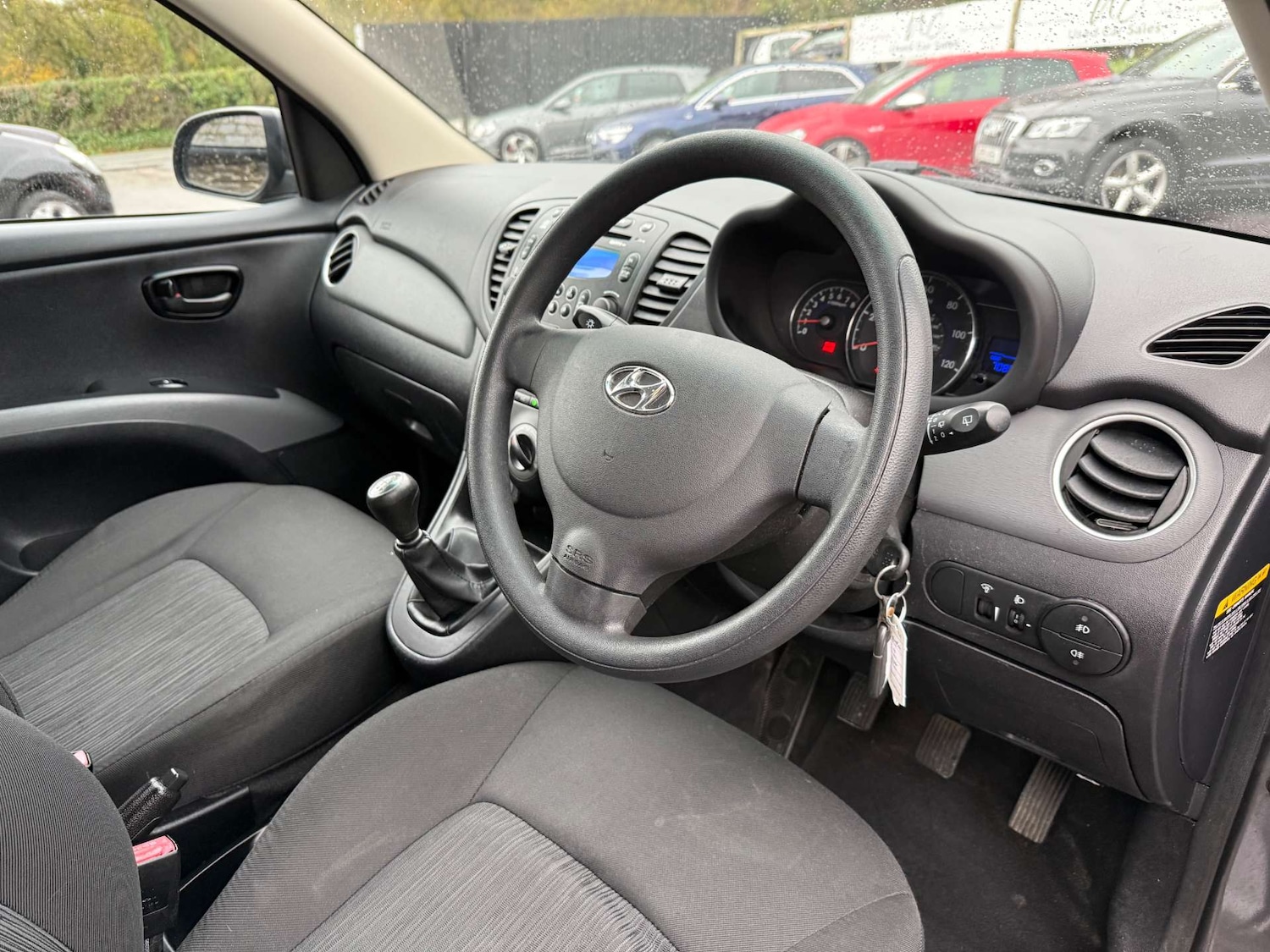 Used Hyundai i10 2011 for sale - 76478917: Photo 6