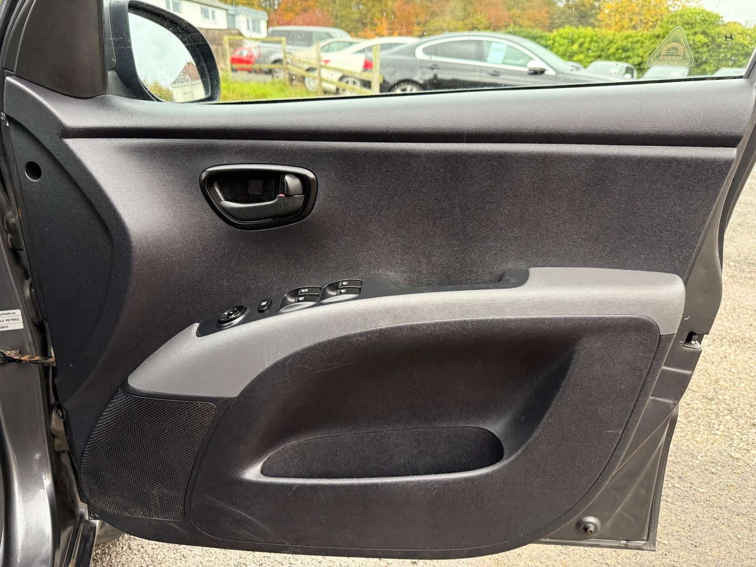 Used Hyundai i10 2011 for sale - 76478917: Photo 9