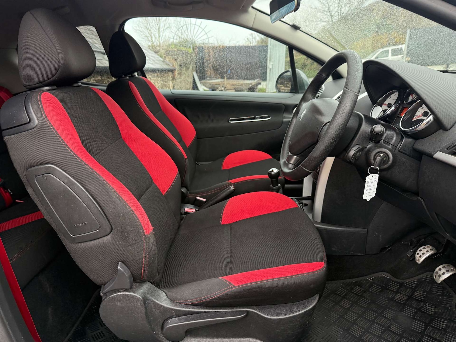 Used Peugeot 207 2012 for sale - 76882889: Photo 14