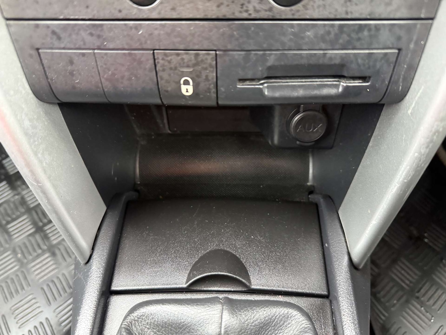 Used Peugeot 207 2012 for sale - 76882889: Photo 36