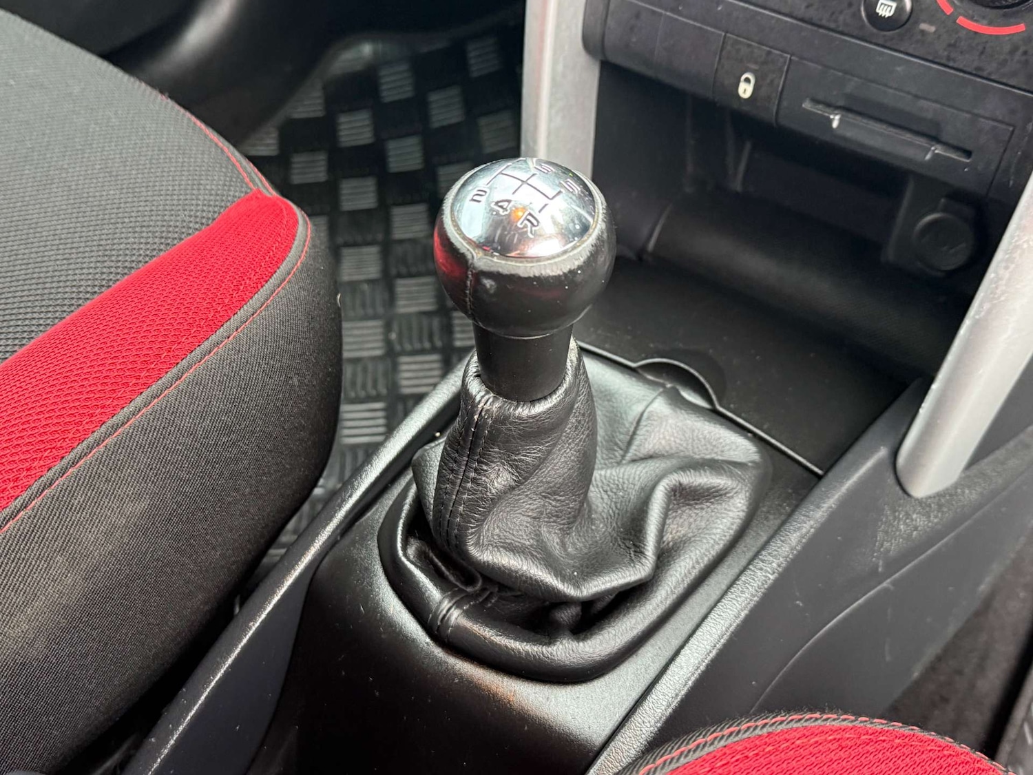 Used Peugeot 207 2012 for sale - 76882889: Photo 38