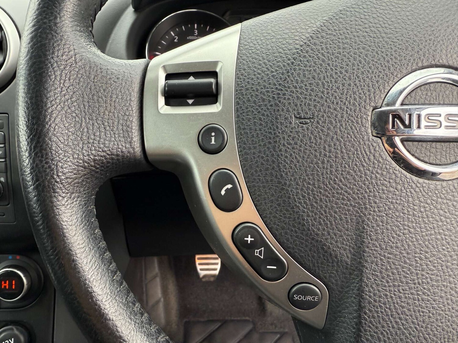 Used Nissan Qashqai 2012 for sale - 78068072: Photo 38