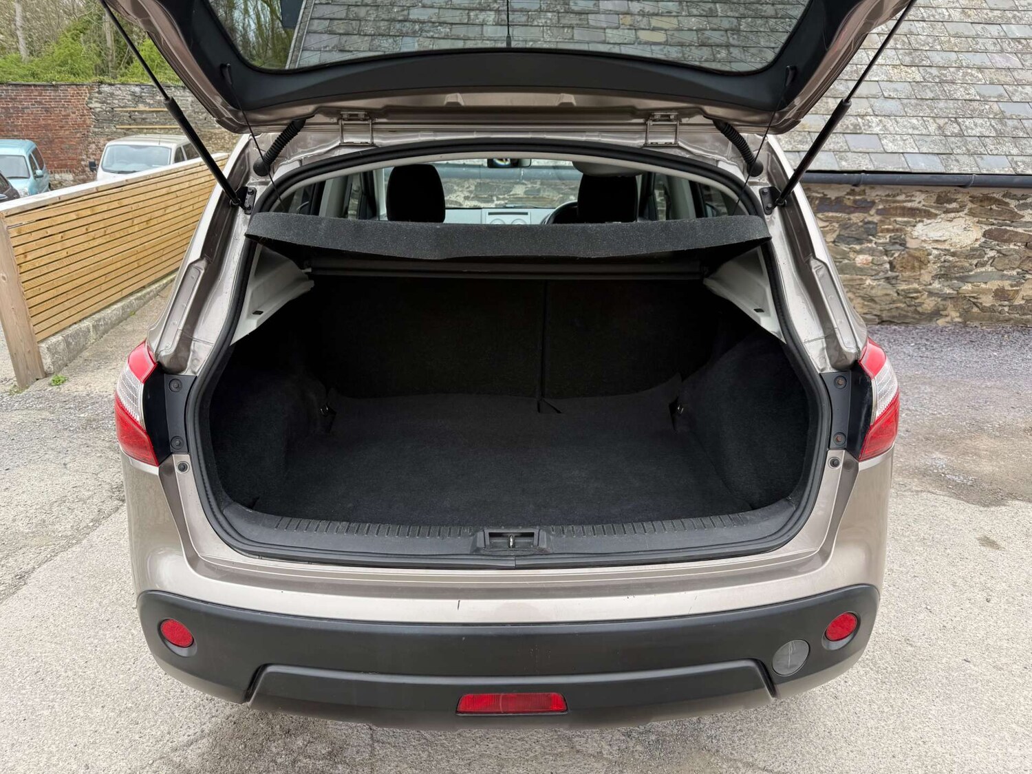 Used Nissan Qashqai 2012 for sale - 78068072: Photo 58