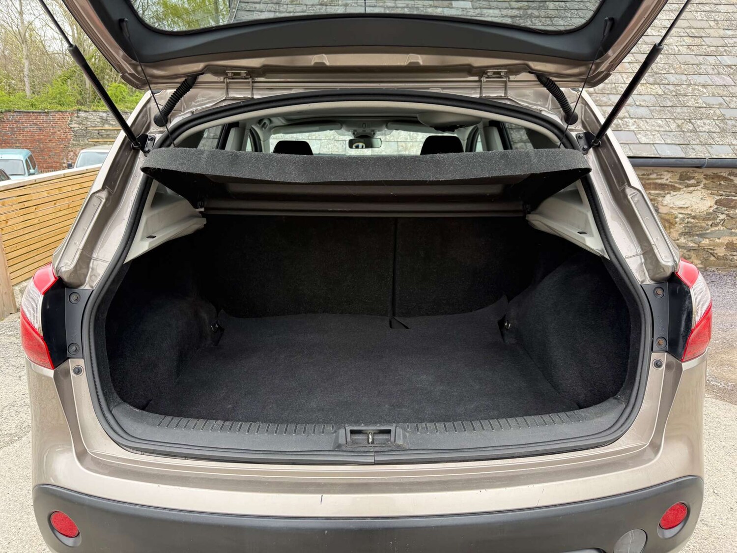 Used Nissan Qashqai 2012 for sale - 78068072: Photo 59