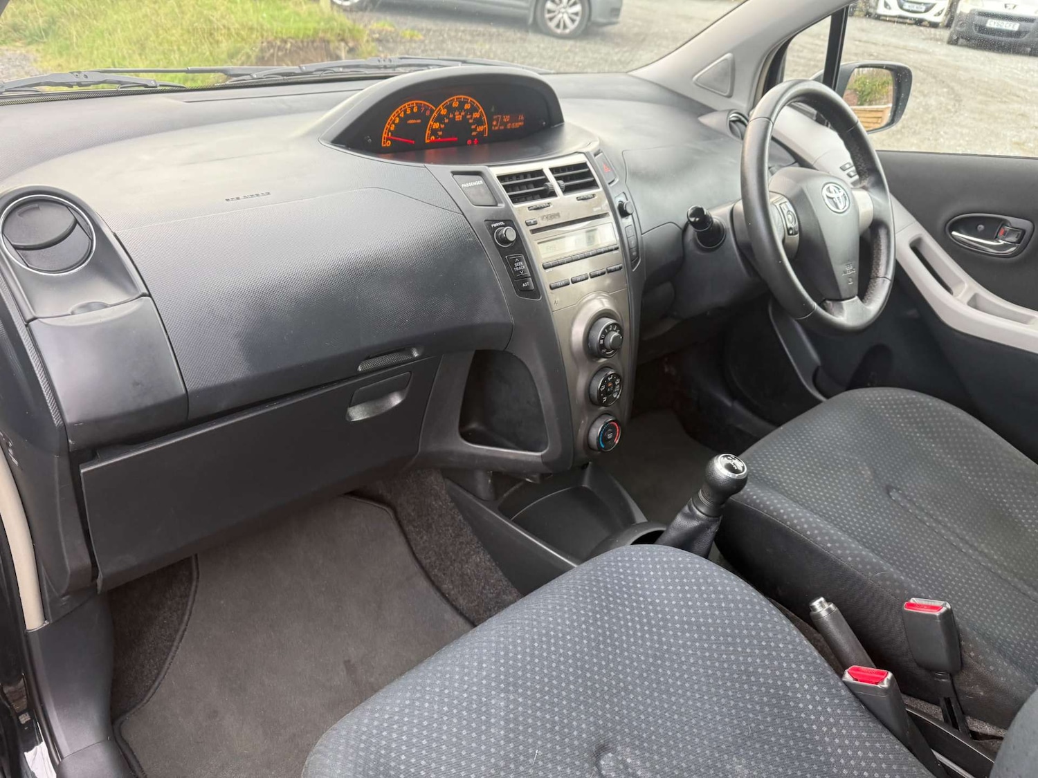 Used Toyota Yaris 2010 for sale - 76905260: Photo 17