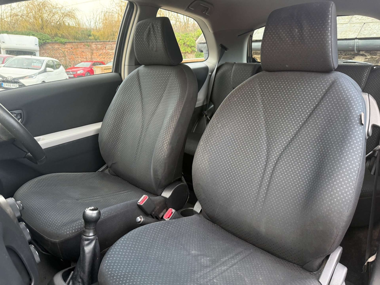 Used Toyota Yaris 2010 for sale - 76905260: Photo 18