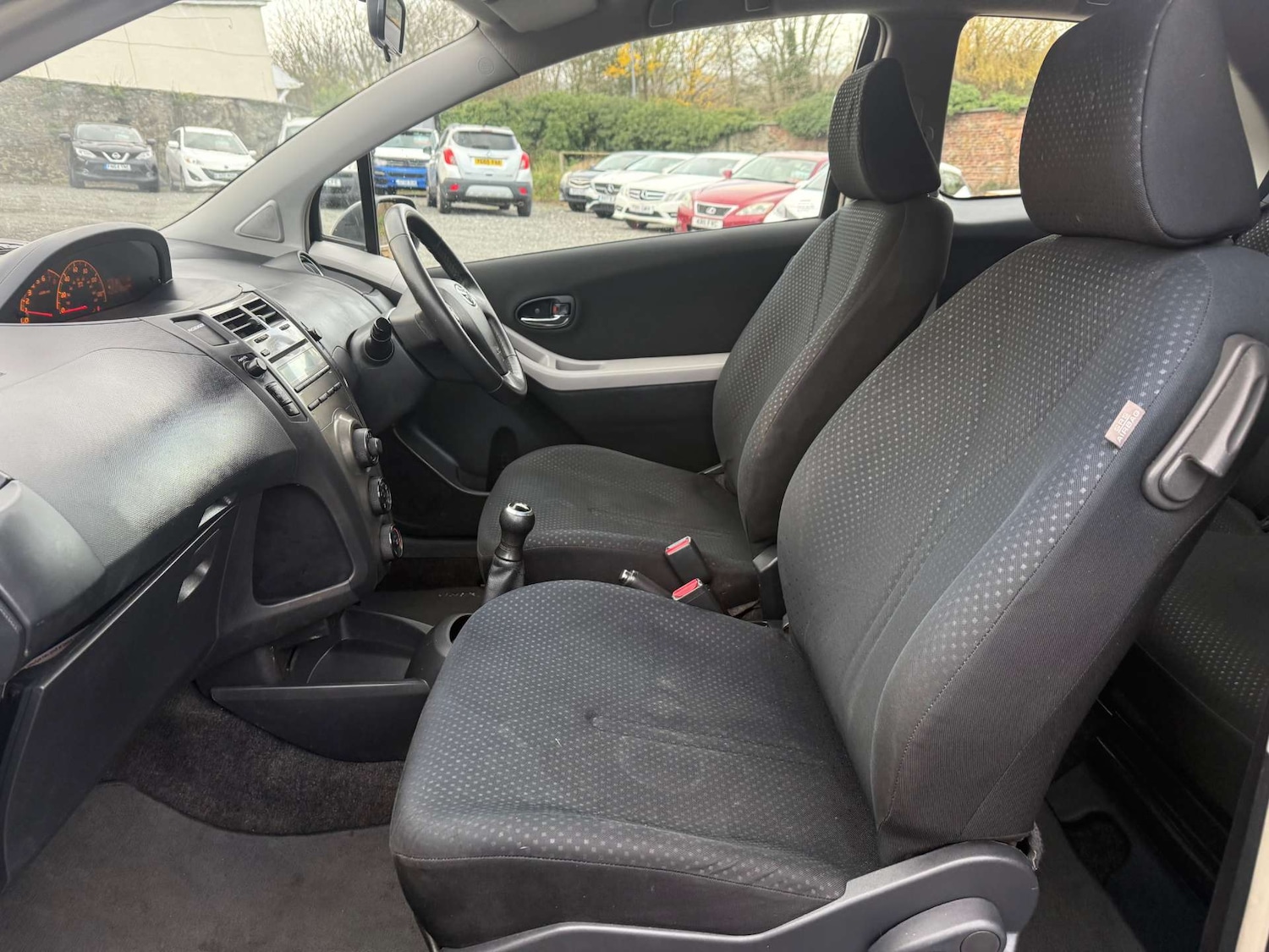 Used Toyota Yaris 2010 for sale - 76905260: Photo 19