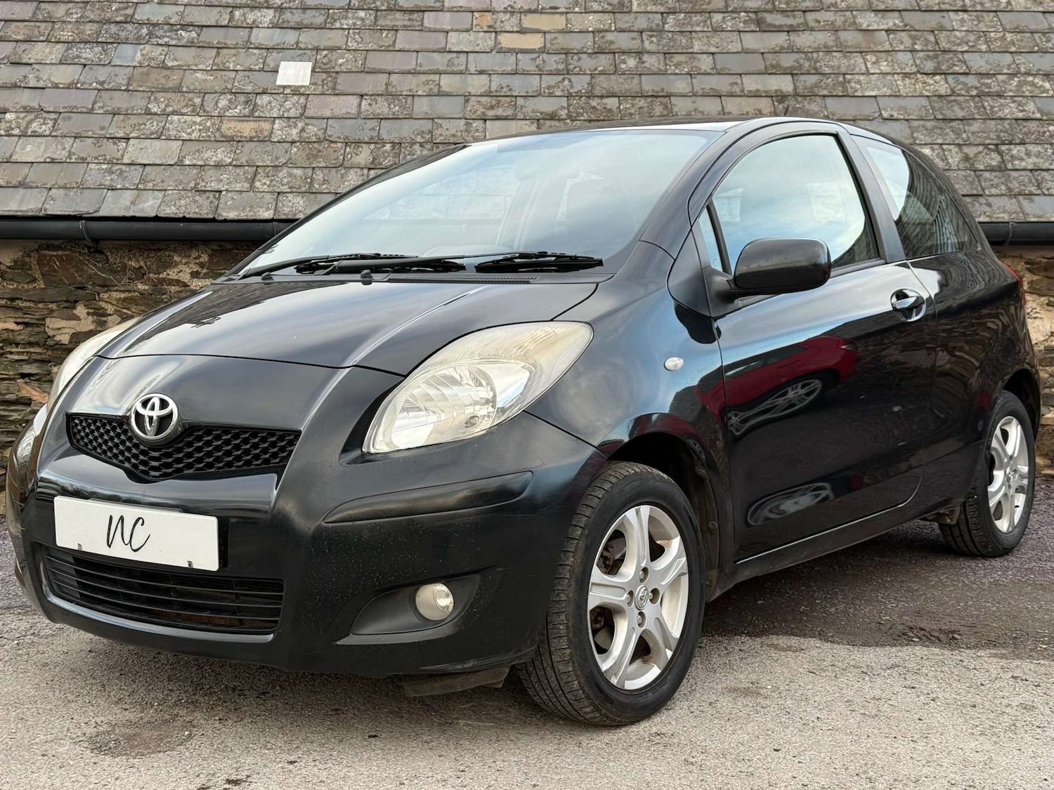 Used Toyota Yaris 2010 for sale - 76905260: Photo 2