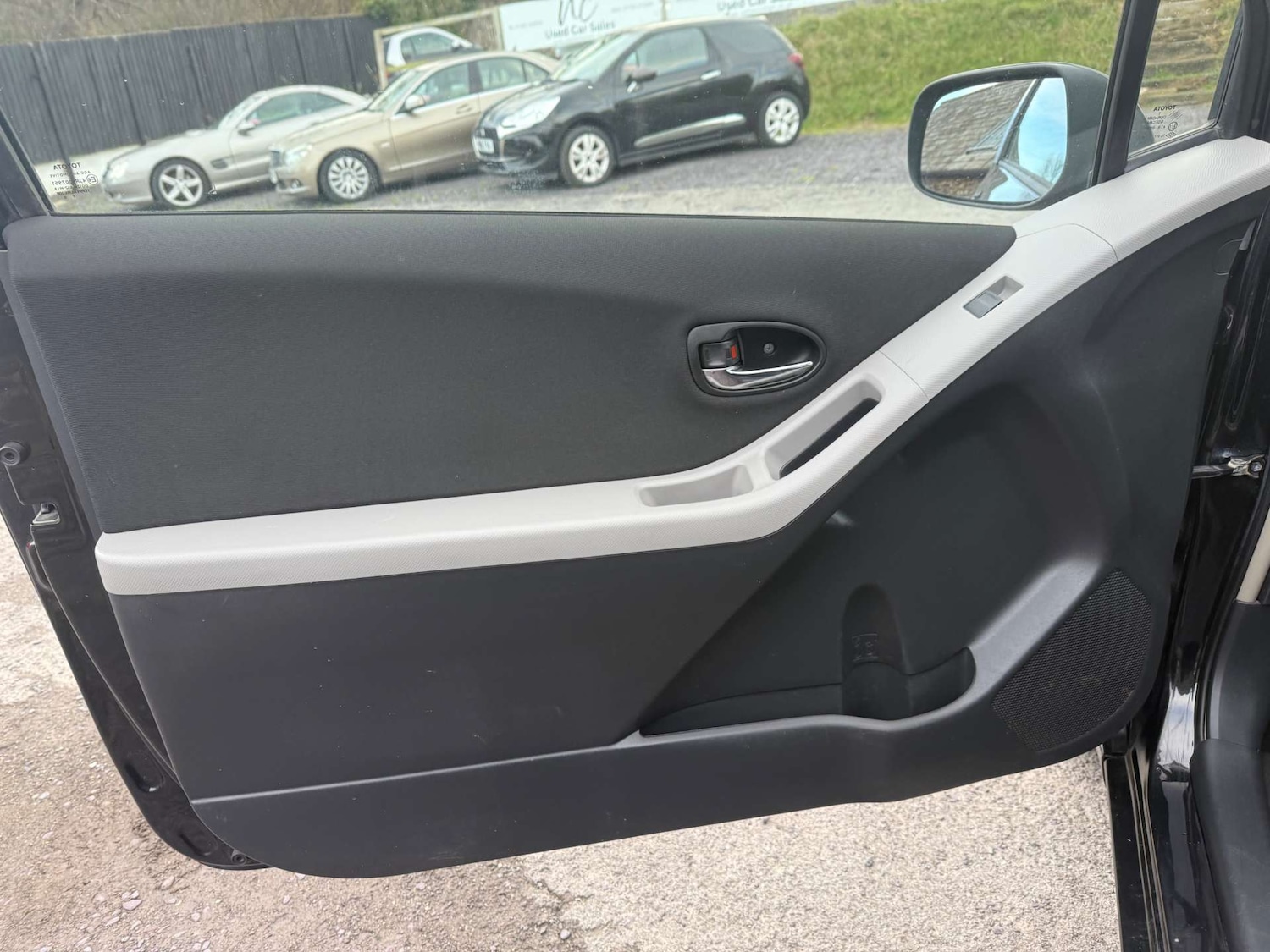 Used Toyota Yaris 2010 for sale - 76905260: Photo 21