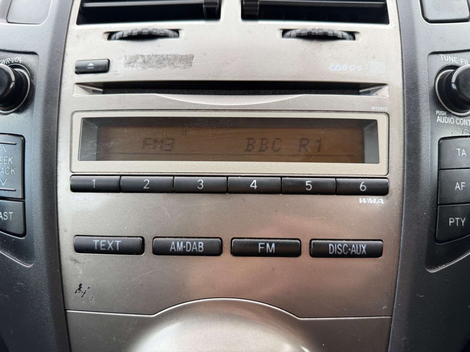 Used Toyota Yaris 2010 for sale - 76905260: Photo 37