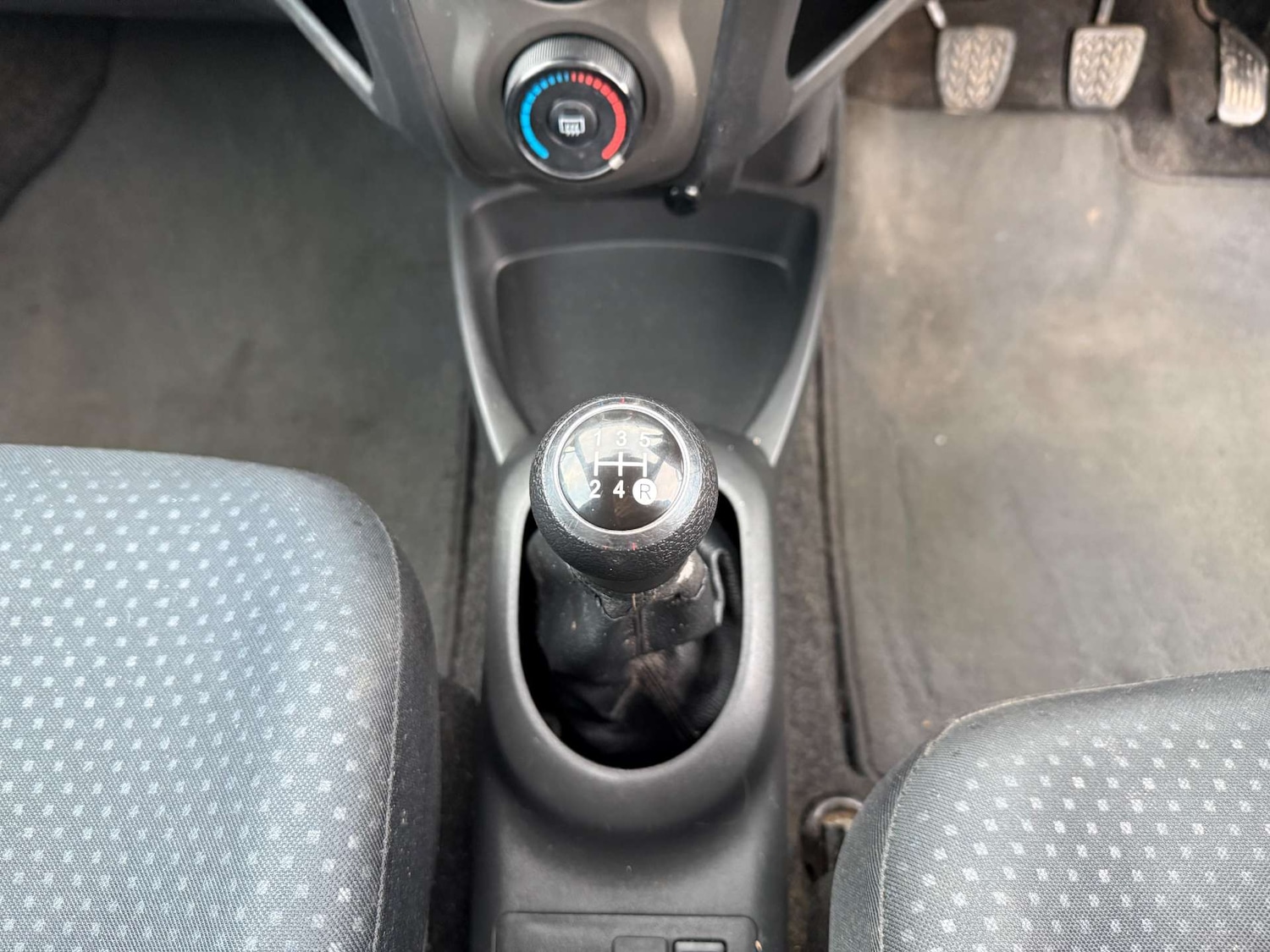 Used Toyota Yaris 2010 for sale - 76905260: Photo 40