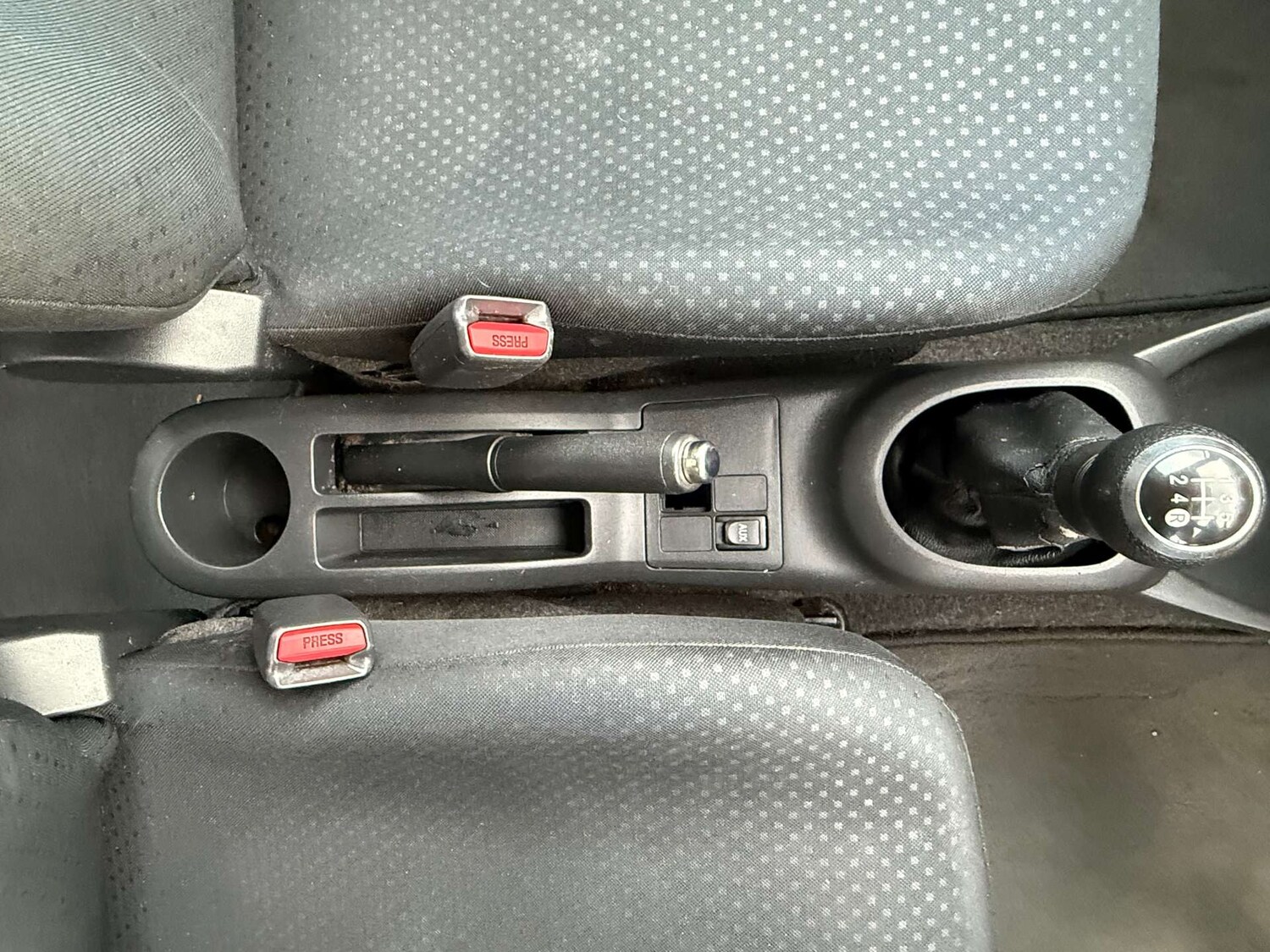 Used Toyota Yaris 2010 for sale - 76905260: Photo 41