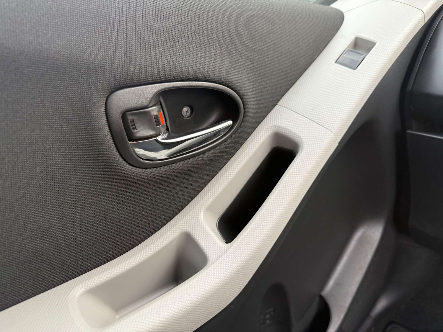 Used Toyota Yaris 2010 for sale - 76905260: Photo 42