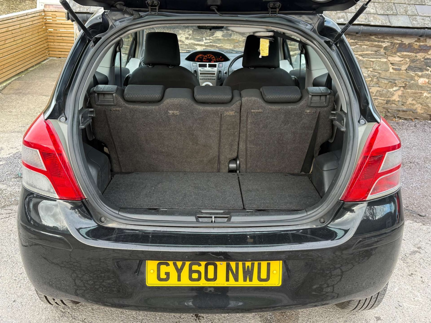 Used Toyota Yaris 2010 for sale - 76905260: Photo 44