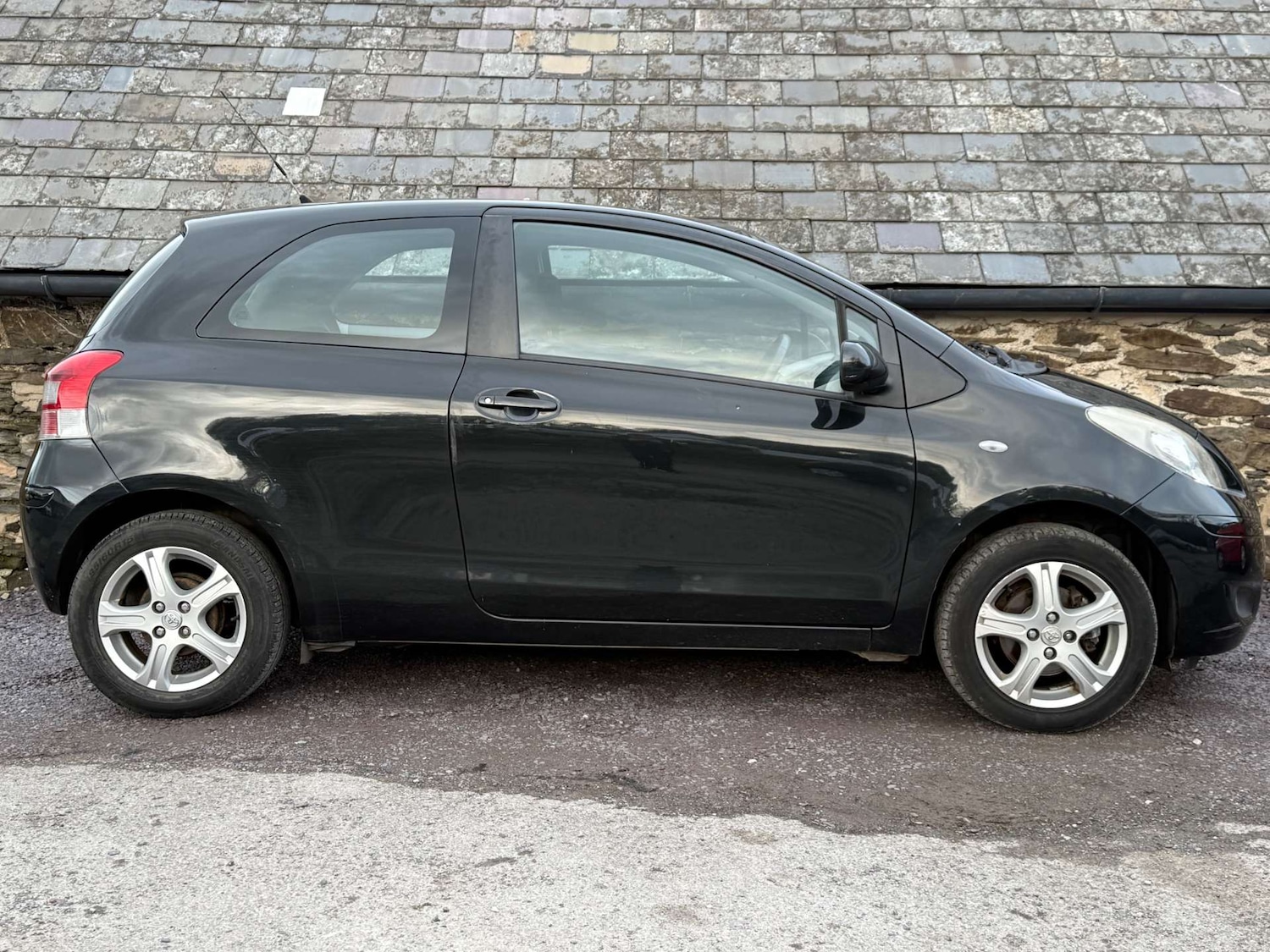 Used Toyota Yaris 2010 for sale - 76905260: Photo 6