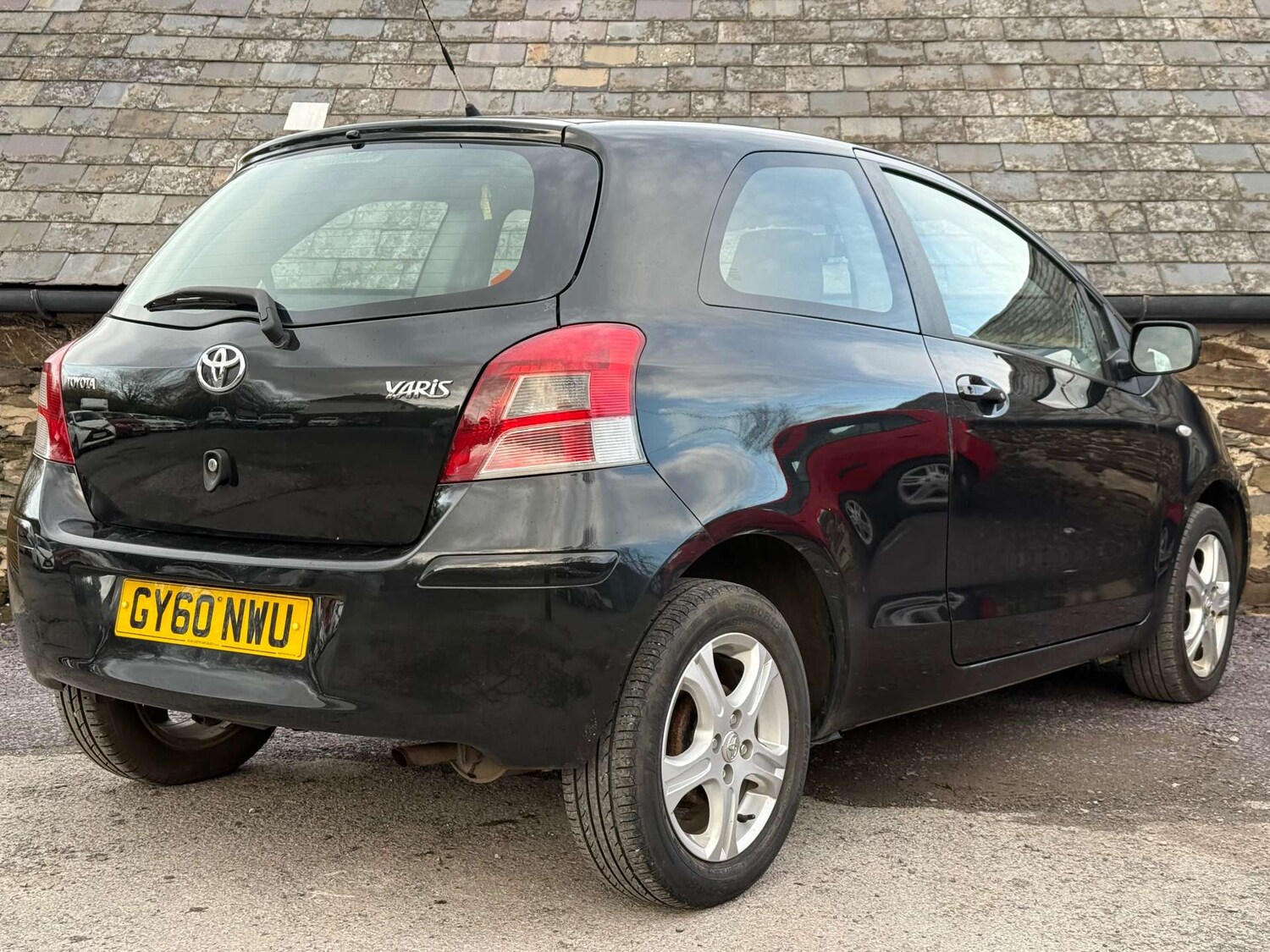 Used Toyota Yaris 2010 for sale - 76905260: Photo 8