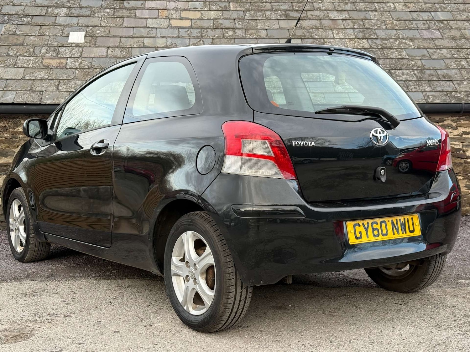 Used Toyota Yaris 2010 for sale - 76905260: Photo 9