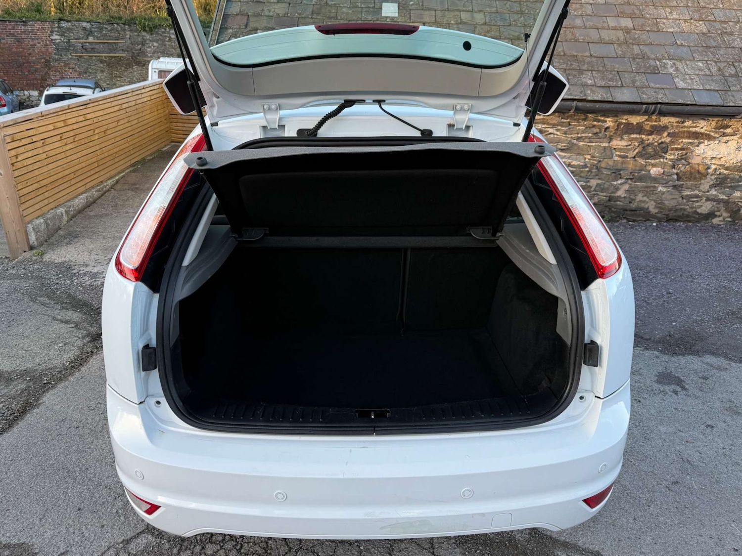 Used Ford Focus 2010 for sale - 76884372: Photo 50