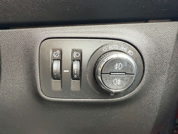 Used Vauxhall Corsa 2015 for sale - 76278311: Photo 46