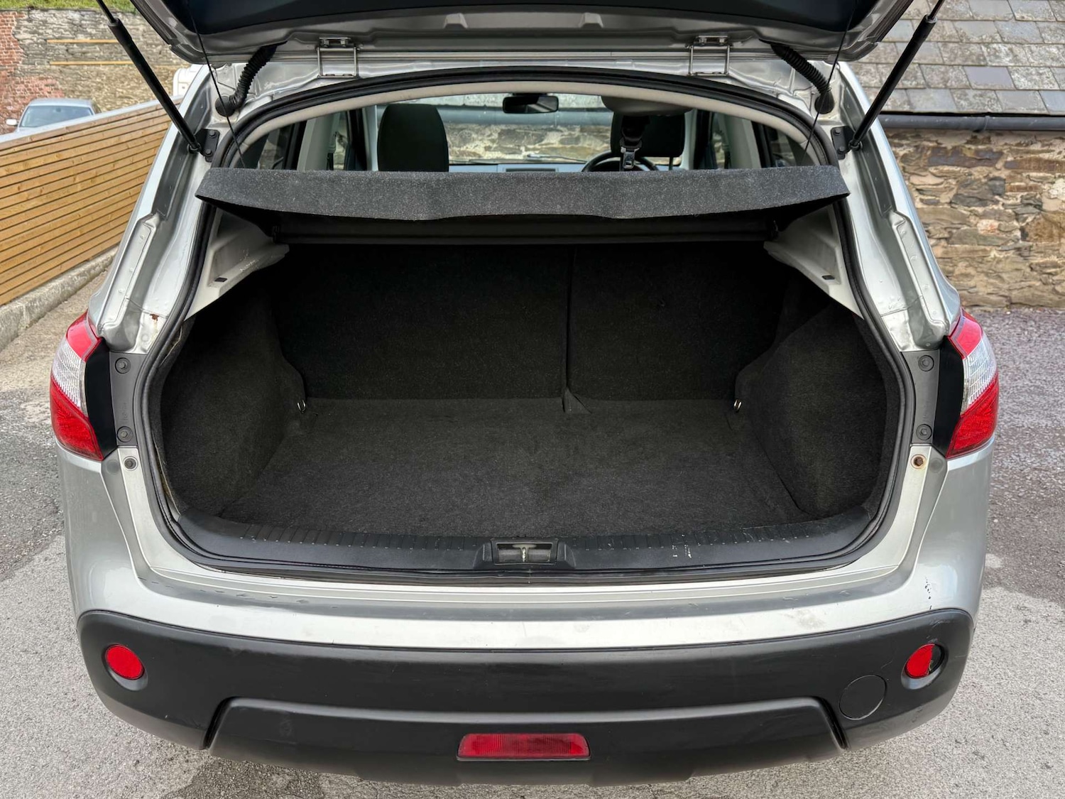 Used Nissan Qashqai 2012 for sale - 76382737: Photo 49