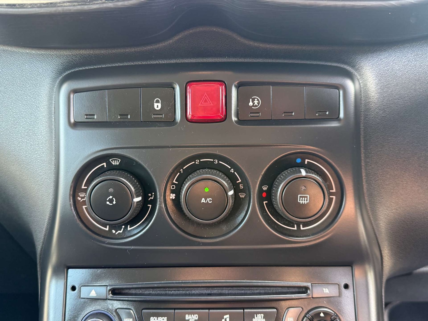 Used Citroen C3 Picasso 2012 for sale - 78152432: Photo 37