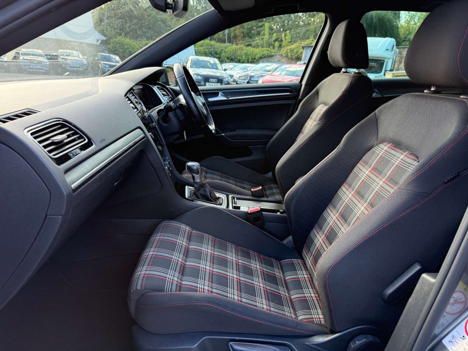 Used Volkswagen Golf 2018 for sale - 76600594: Photo 22