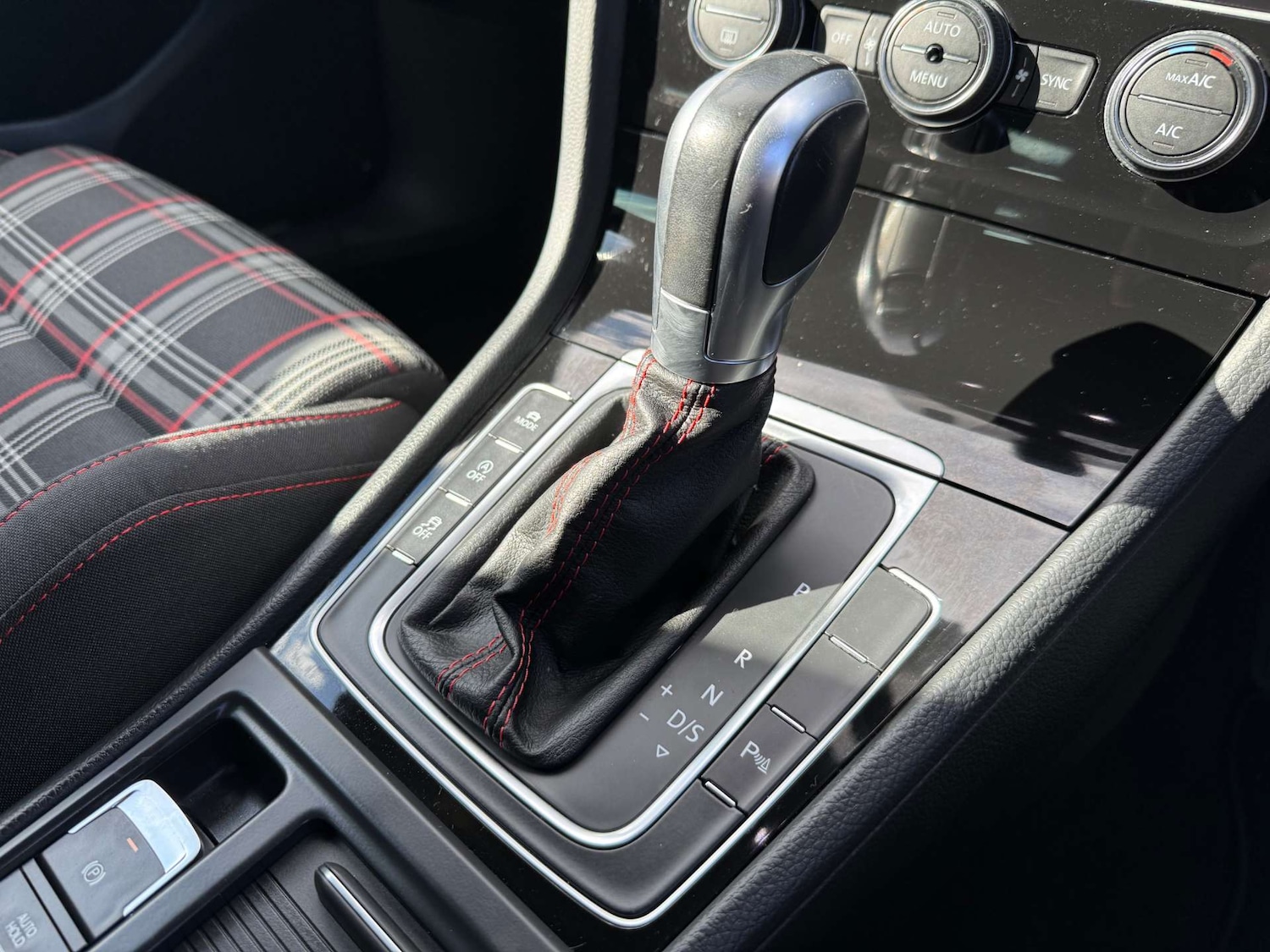 Used Volkswagen Golf 2018 for sale - 76600594: Photo 60