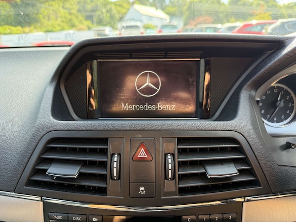 Used Mercedes-Benz E Class 2010 for sale - 76278312: Photo 35