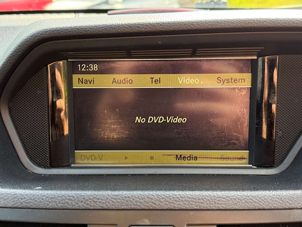 Used Mercedes-Benz E Class 2010 for sale - 76278312: Photo 36
