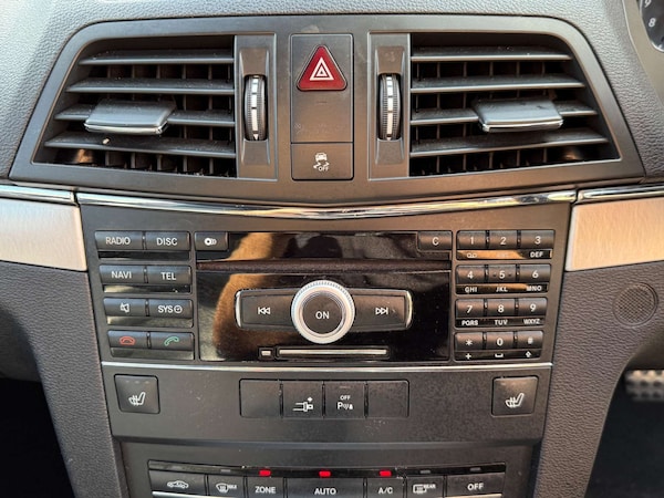 Used Mercedes-Benz E Class 2010 for sale - 76278312: Photo 41
