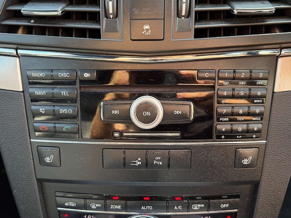 Used Mercedes-Benz E Class 2010 for sale - 76278312: Photo 42