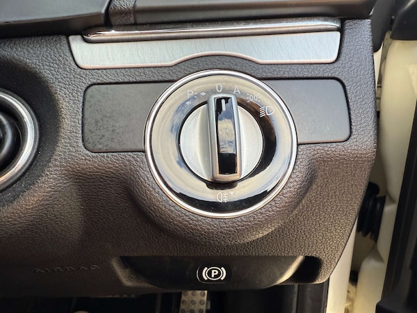 Used Mercedes-Benz E Class 2010 for sale - 76278312: Photo 47