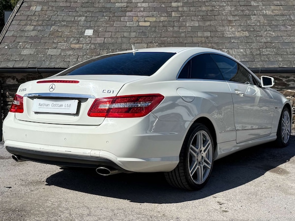 Used Mercedes-Benz E Class 2010 for sale - 76278312: Photo 8