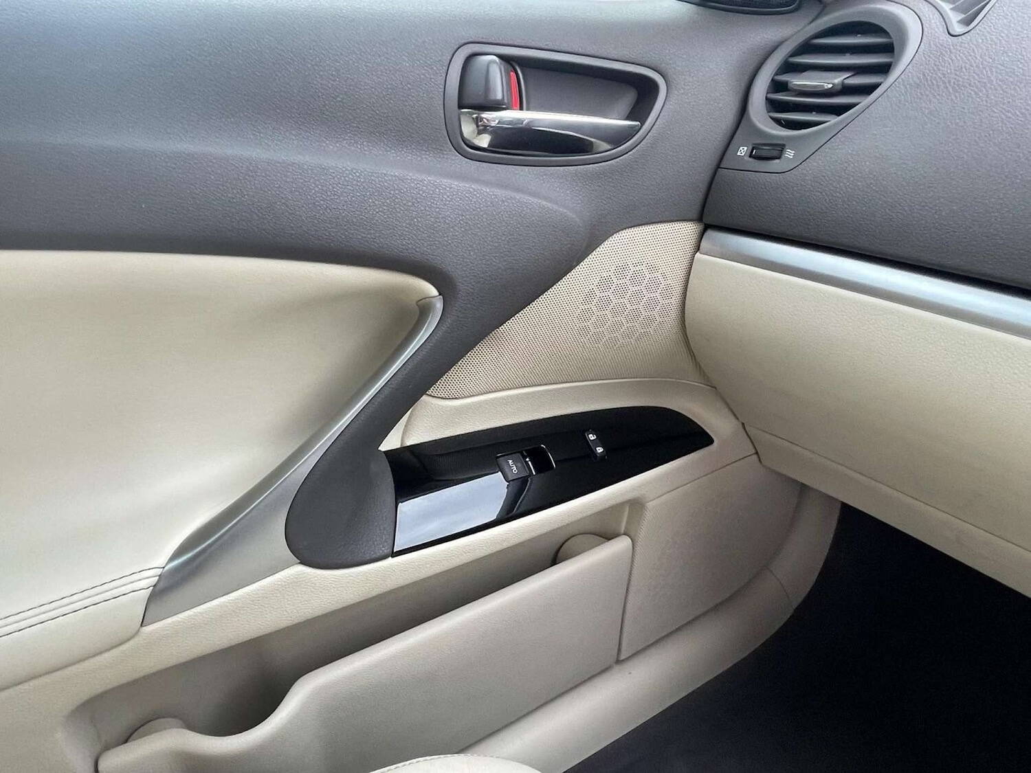 Used Lexus IS 2011 for sale - 76531572: Photo 48