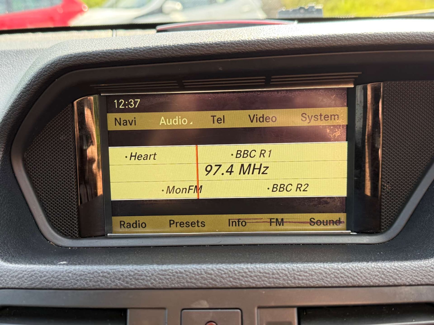 Used Mercedes-Benz E Class 2010 for sale - 77721660: Photo 39