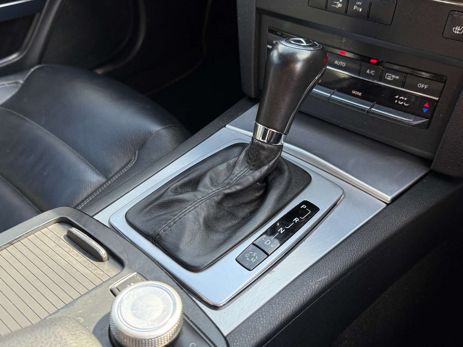 Used Mercedes-Benz E Class 2010 for sale - 77721660: Photo 44